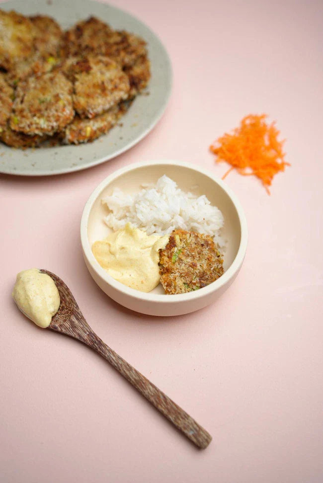 Panerte måltidskaker med tunfisk + currydipp