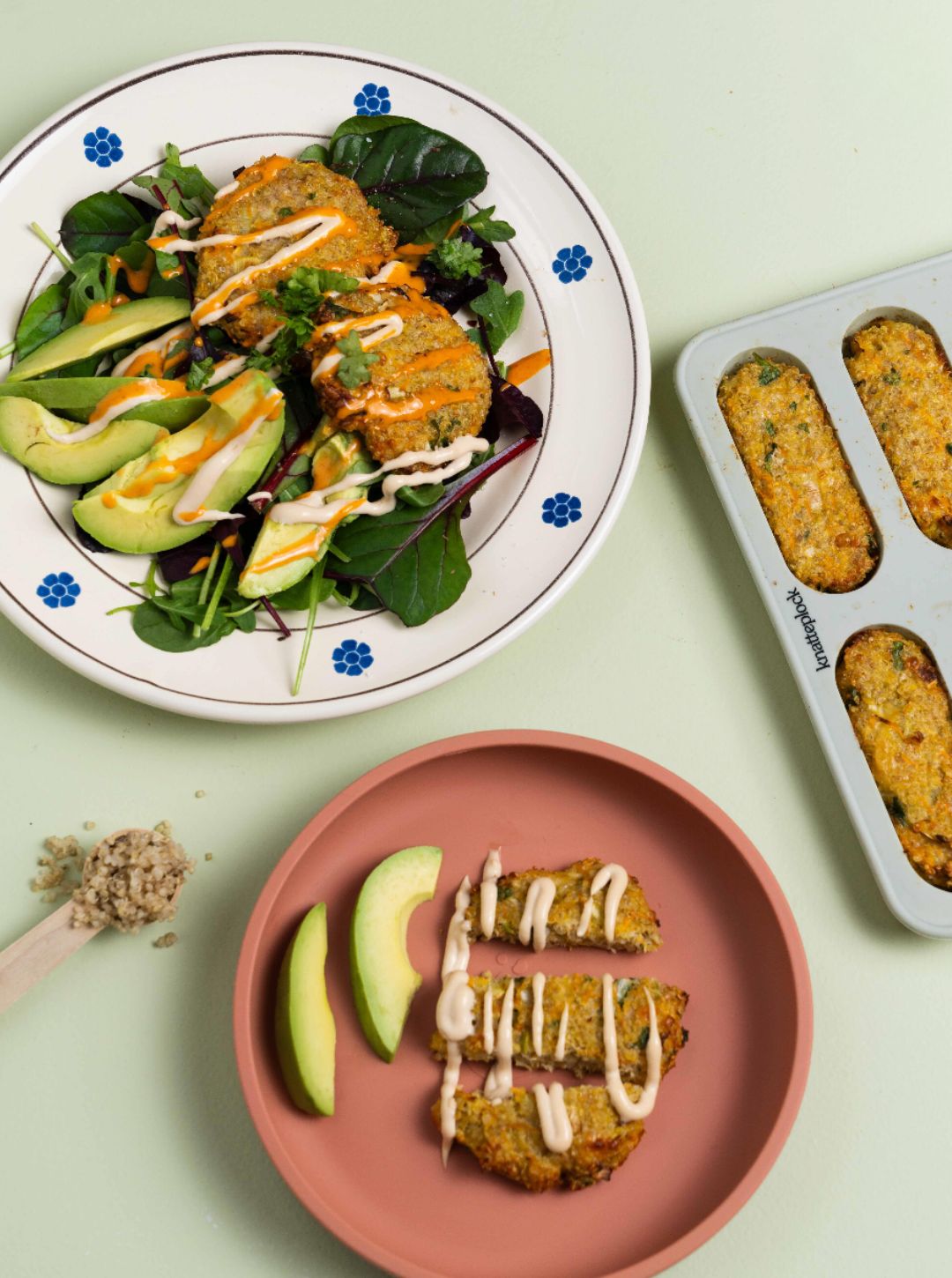 Måltidskaker med kylling, quinoa og ost
