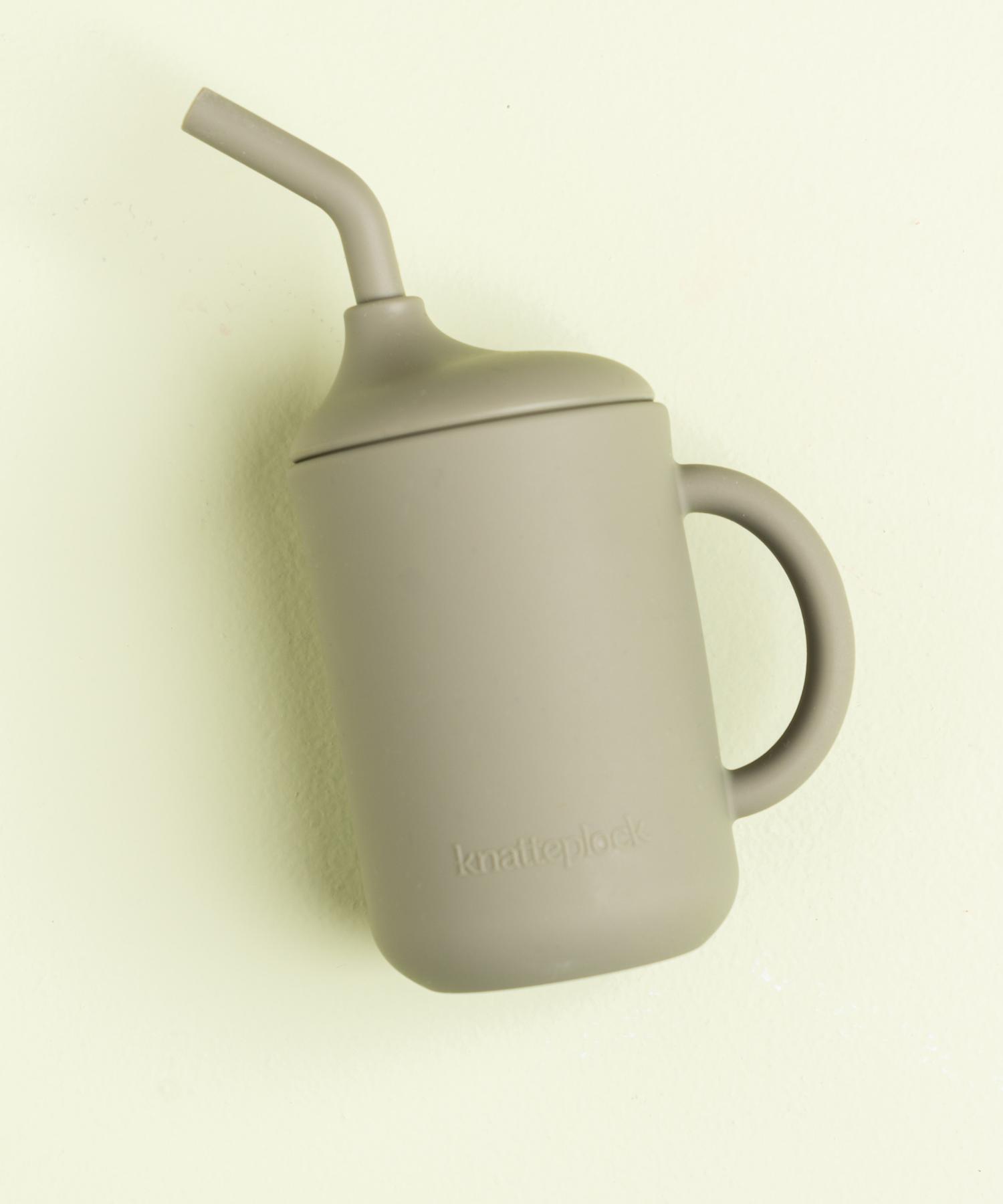 Stor barnmugg med sugrör Knatteplock 