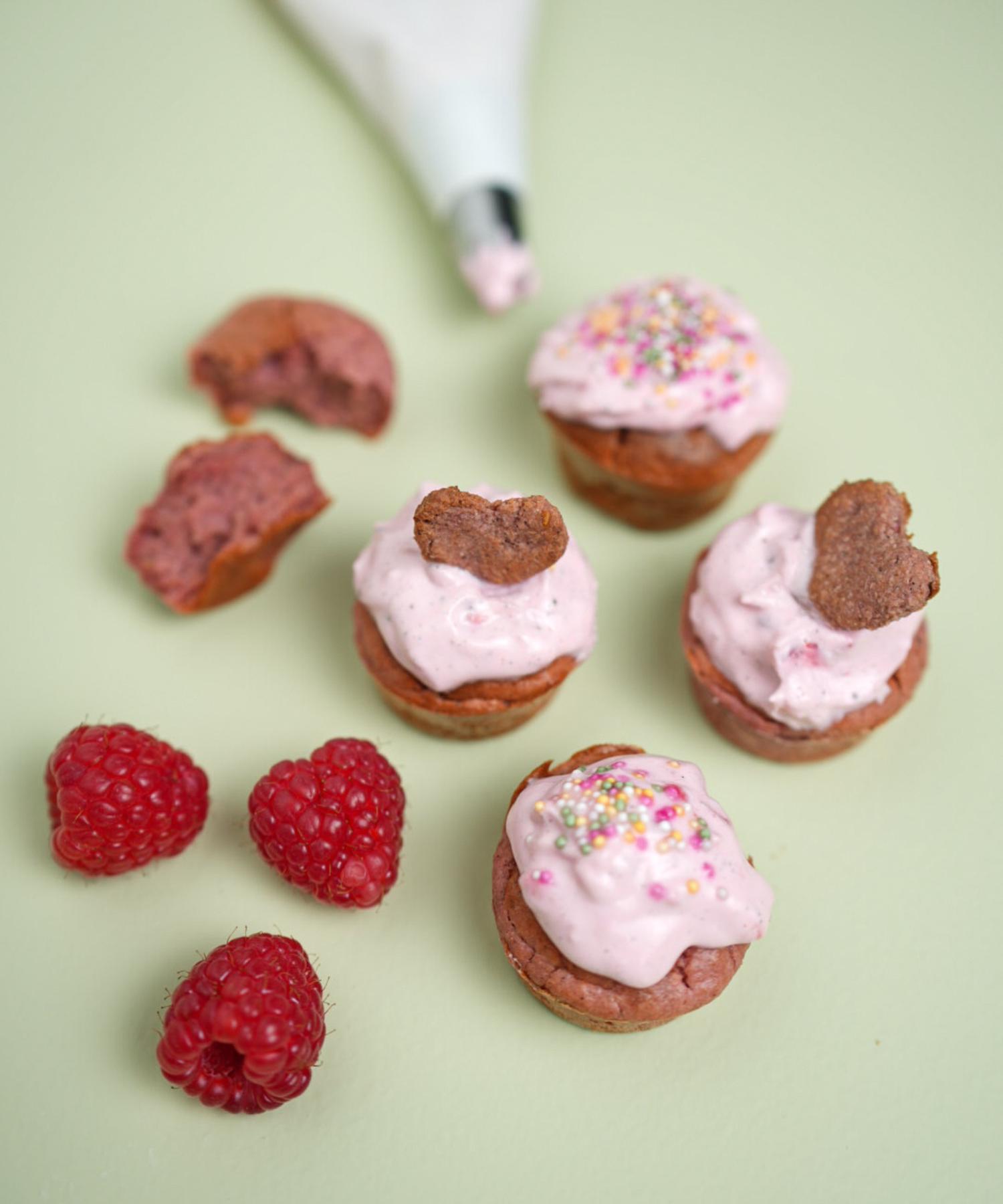 Minimuffinsform i silikon - Dusty green Knatteplock