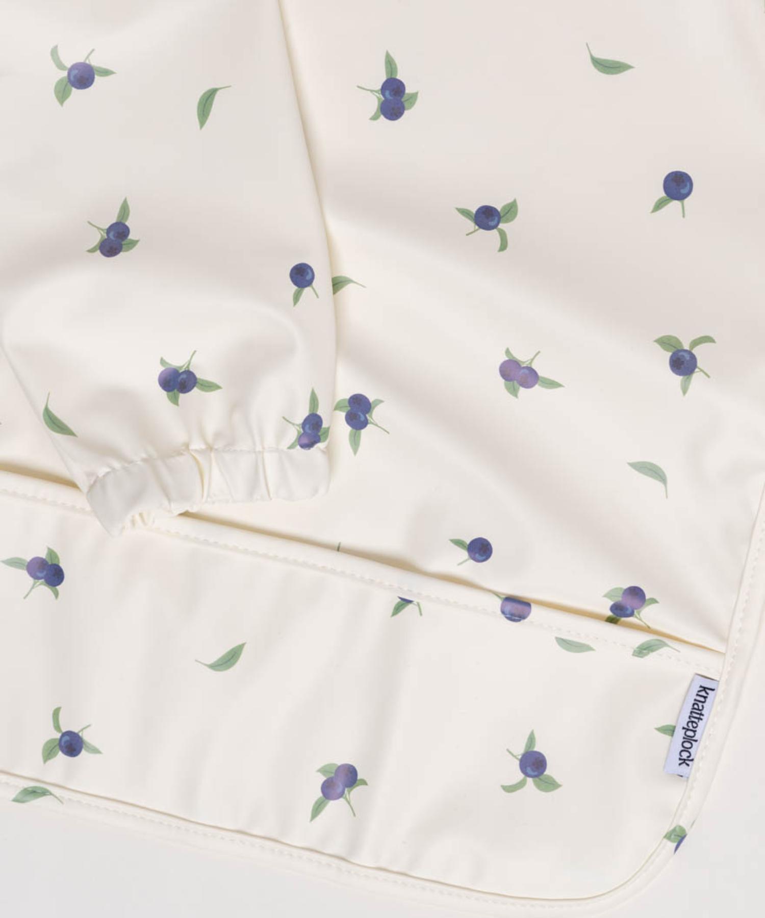 Smekke med ermer og lomme  - Blueberry forest Knatteplock