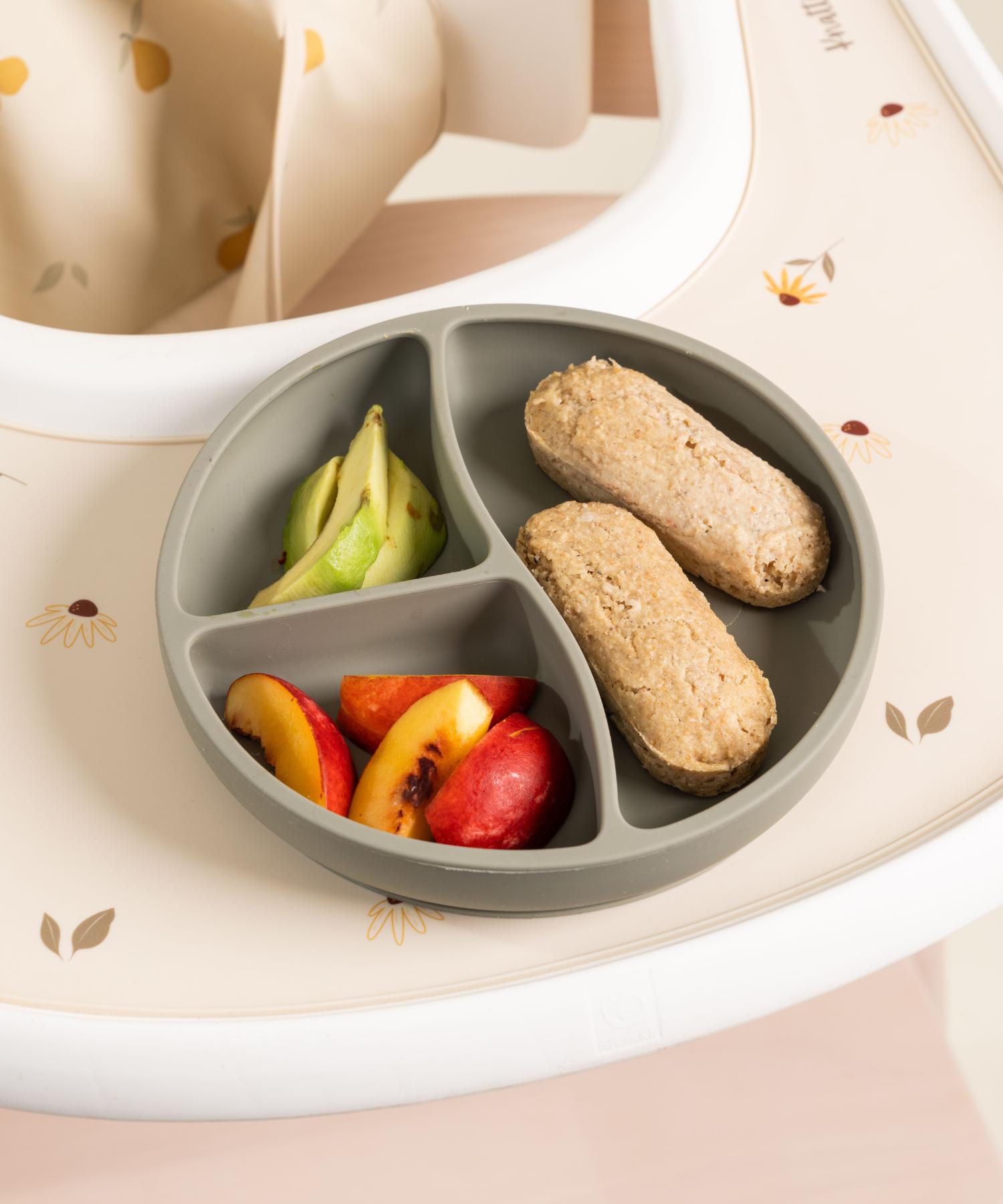 Inndelt barnetallerken med sugekopp Dusty green Knatteplock