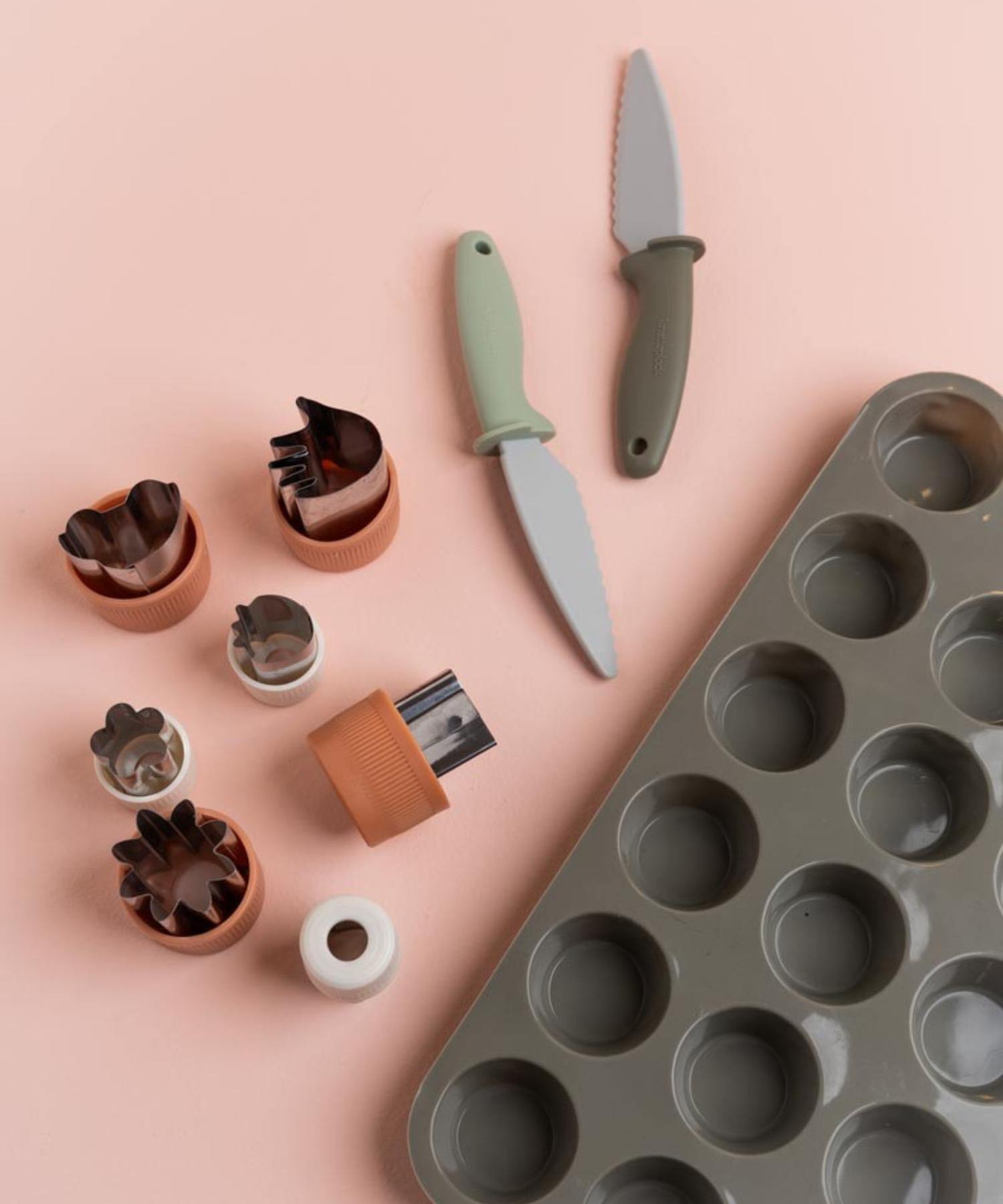 Den lekne kjøkkenpakka dusty green Knatteplock