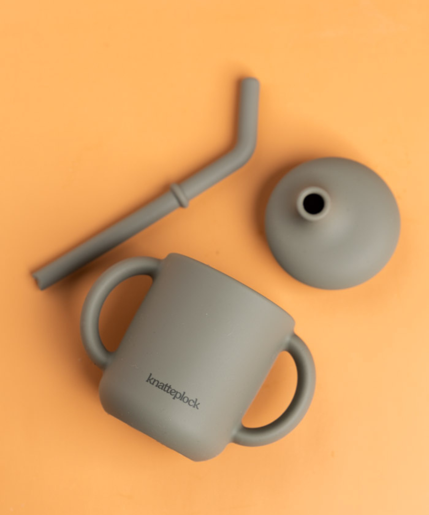 Kopp med sugerør Dusty green Knatteplock